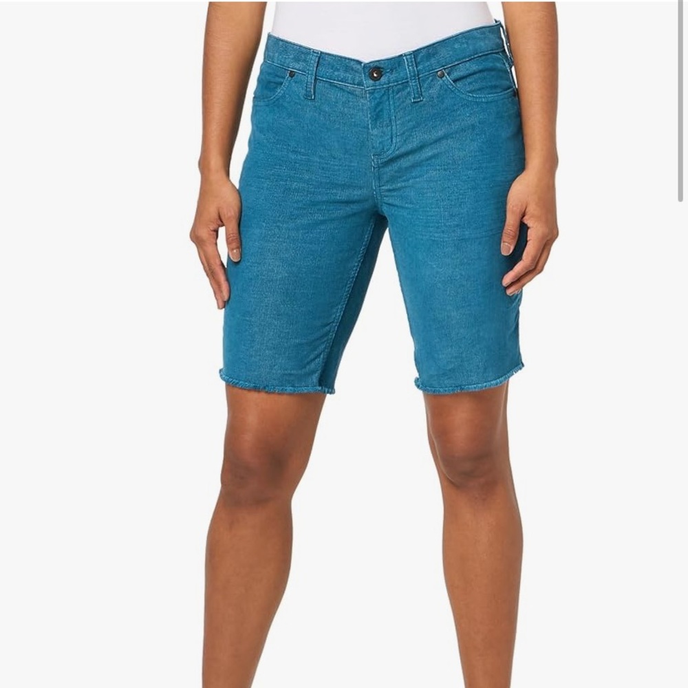 Carve Designs Women's Oahu 10" Short in Blue Size 6